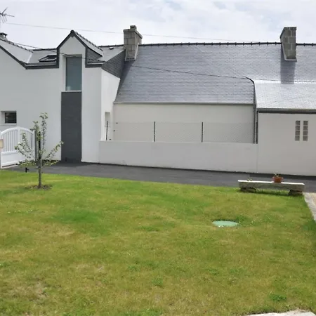 Maison Avec Wifi, Jardin Clos Et Terrasse, A 500m De La Et Du Gr34, Ile Grande - Fr-1-368-13 Holiday home