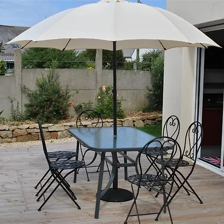 Maison Avec Wifi, Jardin Clos Et Terrasse, A 500m De La Et Du Gr34, Ile Grande - Fr-1-368-13 Holiday home *