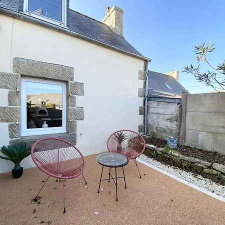Maison Avec Wifi, Jardin Clos Et Terrasse, A 500m De La Et Du Gr34, Ile Grande - Fr-1-368-13