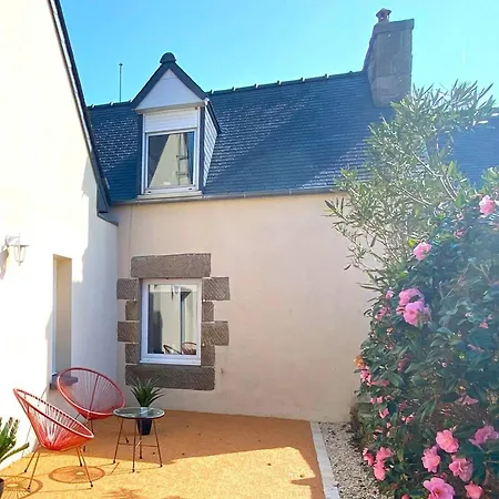 Maison Avec Wifi, Jardin Clos Et Terrasse, A 500m De La Et Du Gr34, Ile Grande - Fr-1-368-13 Holiday home *